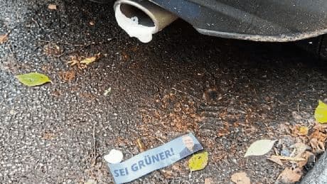 Bauschaum-Attacken auf Autos: Ein Serbe in Russland als Auftraggeber?