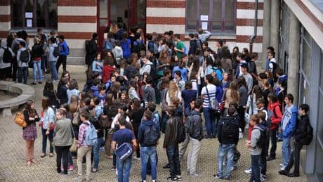 Lettres anonymes, SMS... Une enseignante de Gironde à nouveau visée par des menaces de mort et de viol