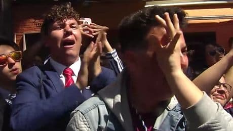 "Mariquitas capillitas": cómo la comunidad LGBTI de Sevilla vive la pasión de la Semana Santa desde dentro