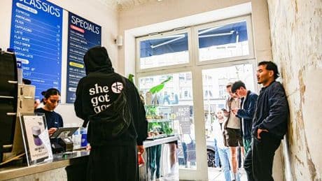 Berliner Start-up: „Die Kaffeemaschinen sind in der Anschaffung teurer als die Umbauarbeiten in den Läden“