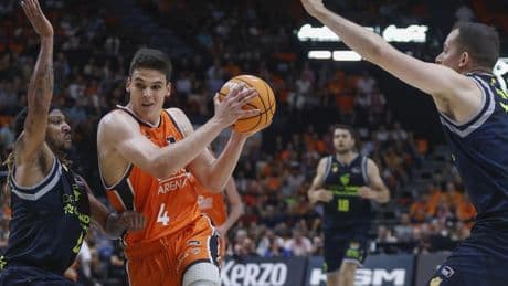 98-74: El Valencia arranca el playoff arrollando