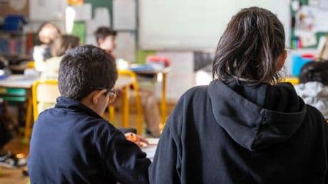 Des familles se tournent vers la justice pour que leur enfant obtienne un AESH à l’école : « Lundi, on est prêts à faire un recours »