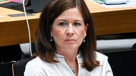 Berlin: Vorwürfe gegen Katharina Günther-Wünsch - Wie eine Mobbingaffäre dem Senat zusetzt