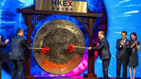 El gigante chino de las baterías CATL protagoniza la mayor salida a Bolsa del año con una subida del 16%