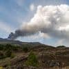 Vulkan: Ätna spuckt eine Lavafontäne - Flugverkehr unbeeinträchtigt