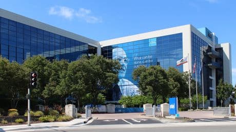 Chute d’Intel : comment le géant américain des semi-conducteurs s’est fourvoyé
