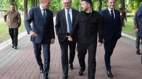 Putin ‘called out’ by Starmer, Trump and European leaders to agree Ukraine truce – or face ‘massive’ sanctions