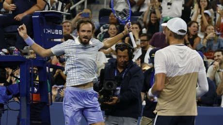 Medvedev la lía por un fotógrafo: la bronca de seis minutos antes de decir adiós al US Open