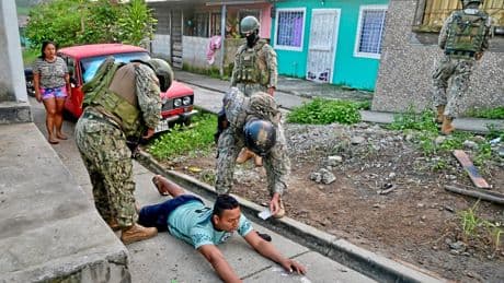 Ecuador | Ecuador versinkt in Korruption: Kultur der prallen Briefumschläge
