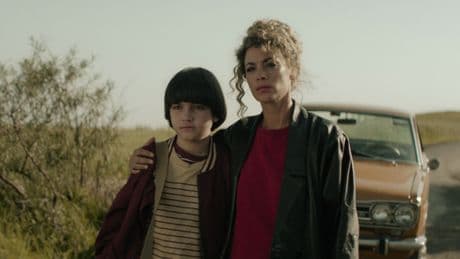 Dans « Mexico 86 », Bérénice Bejo incarne une mère tiraillée entre son fils et son engagement
