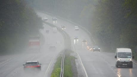 UK weather: Heavy rain threatens Easter bank holiday washout after Met Office warning for downpours