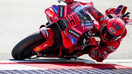 Marc Márquez vuelve de vacaciones tan fuerte como se fue
