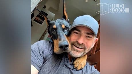 Selfie-Hund Bruce - Wenn das Foto passt, macht er DAS!