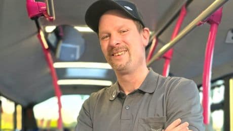 Busfahrer ehrlich: Beschimpfungen treffen mich, dabei gibt es einfache Lösung