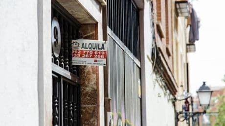 El precio del alquiler repunta otro 14% en junio y se come más del 30% del salario medio