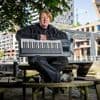 Van een zolderkamer in Rotterdam naar Hollywood: Adriaans muziek wordt door miljoenen gehoord