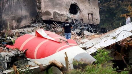 Flugzeugabsturz in Indien – Treibstoffzufuhr wurde offenbar unterbrochen