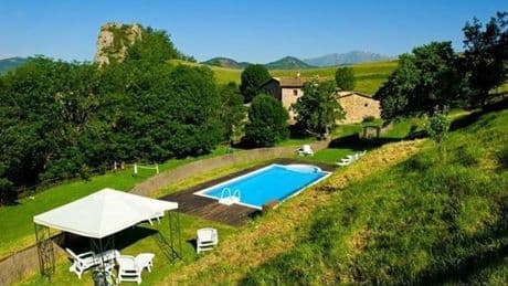 Las pernoctaciones en apartamentos, campings y casas rurales crecen casi un 20%