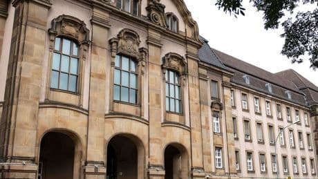 Wende am Landgericht Mönchengladbach: „Das Vertrauensverhältnis ist zerstört“ – Angeklagter trennt sich von Verteidiger