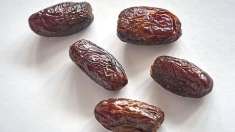 Metallteile in Packungen - Fremdkörper! Edeka ruft Datteln zurück