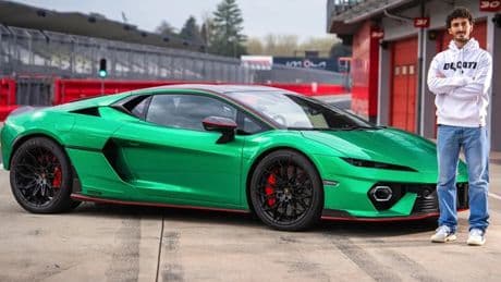 Lamborghini, Pecco Bagnaia al volante della nuova Temerario. Dalla MotoGP alla supersportiva da appassionato del marchio