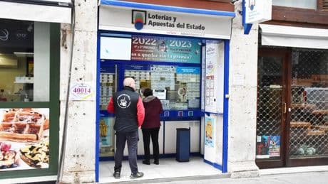 Comprobar Lotería Nacional hoy sábado, en directo | Los resultados, los décimos premiados y los números del sorteo del 26 de julio de 2025