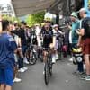 Live Tour | Van Emden sticht voor eerste bergrit vrede met stroopwafels voor ploeg Vollering