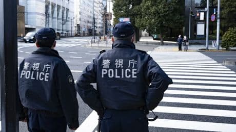 Dos hombres detenidos tras irrumpir en un colegio de Tokio por la ventana y herir a cinco docentes