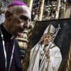 REPORTAGE. "Je le prie pour qu'il demande à Dieu la paix" : à Jérusalem, l'émotion des fidèles et des touristes lors d'une messe hommage au pape François