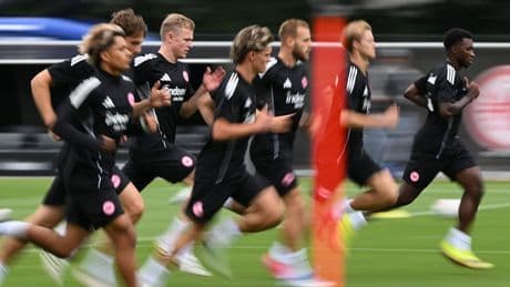 „Dann werde ich ungemütlich“ - Mitspieler drückt Eintrachts Bank-Stars Ansage