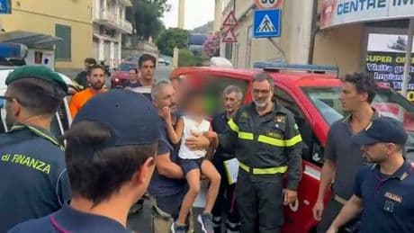 Allen, le 36 ore di buio nel bosco a Ventimiglia: «Ha mangiato e bevuto». Qualcuno lo ha aiutato? L'ipotesi del "congelamento emotivo"