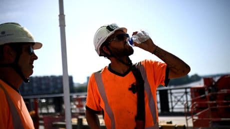 «On s’adapte comme on peut» : la grande débrouille des salariés face aux canicules