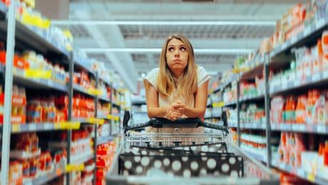 Wirtschaft auf der Kippe: Diese Sorge bremst die Kauflust der Deutschen