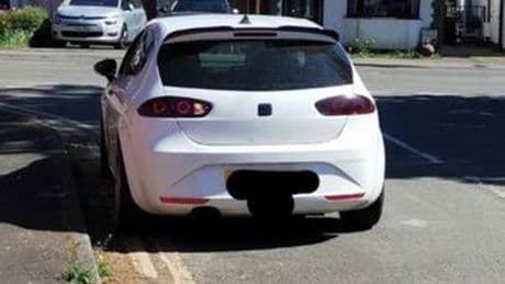 School-run parents slammed as 'selfish' for brazen double-yellow line parking