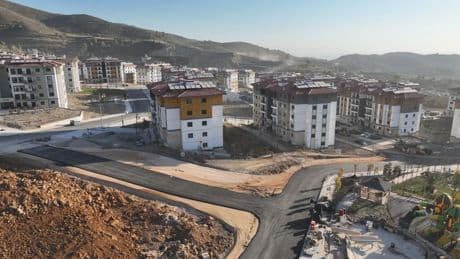 Deprem konutları için 36 milyar liralık yol yatırımı