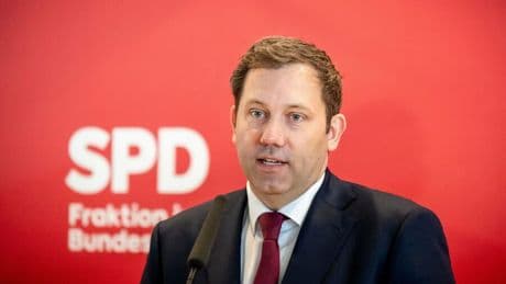 Lars Klingbeil: SPD-Chef will Chancen eines AfD-Verbotsantrags klären