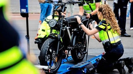 Illegale fatbike valt vaak van ellende uit elkaar: ’De onderdelen zijn van verschrikkelijk goedkope prulkwaliteit’