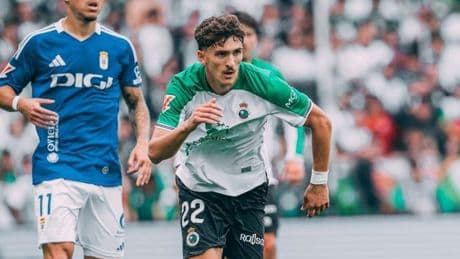 Tablas entre Racing y Oviedo que dejan escapar una oportunidad por el ascenso