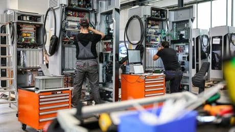 Industrie: Auftragsbestand legt zu – Autobranche ist Treiber dafür