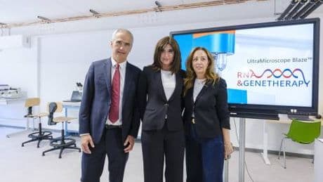 Ricerca, Bernini: "Lavoro straordinario al Centro nazionale terapia genica e farmaci Rna"