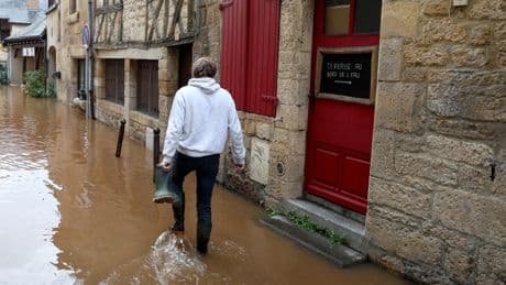 Canicule, sécheresse, inondations... La météo extrême de l'été aurait coûté 43 milliards d'euros à l'Europe