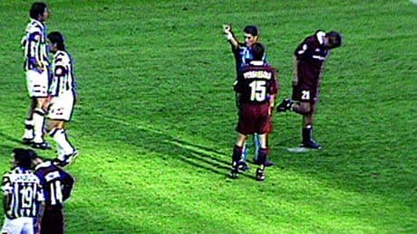 &quot;Gli juventini mi maledicono ancora&quot;. Quella buca a Salas che decise il derby