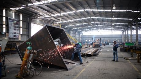 La OCDE alerta de que desglobalizar los procesos de producción restaría un 5% al PIB mundial