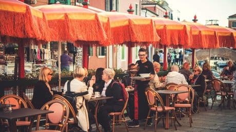 Traditie in Italiaanse restaurants: middeleeuws gebruik nog altijd op de rekening