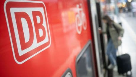 Tür war blockiert: Bahn prüft Rassismus-Vorwurf in Regionalexpress