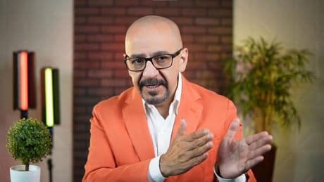 Mario Guerra, psicólogo: “Una vida emocional dependiente de lo que piensen y digan otros es como tener el termostato roto en una casa”