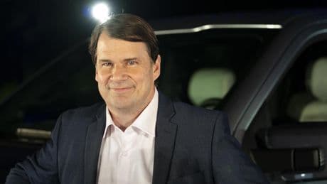 Jim Farley, CEO de Ford: “Nadie ha construido jamás un superdeportivo para grava, arena a alta velocidad ni tierra. Le doy muchas vueltas y, por lo general, se convierte en algo”