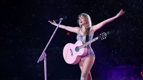 Taylor Swift Soars On iTunes Following Album Announcement