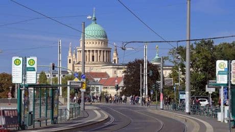 An Brücke festgeklebt: Klimaaktivisten wegen Straßenblockade in Potsdam vor Gericht