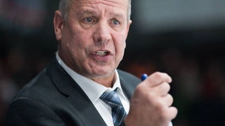 Nicht nur bei Linienrichtern berüchtigt: Die Axt von Manitoba – DEG-Coach Chernomaz und sein Image